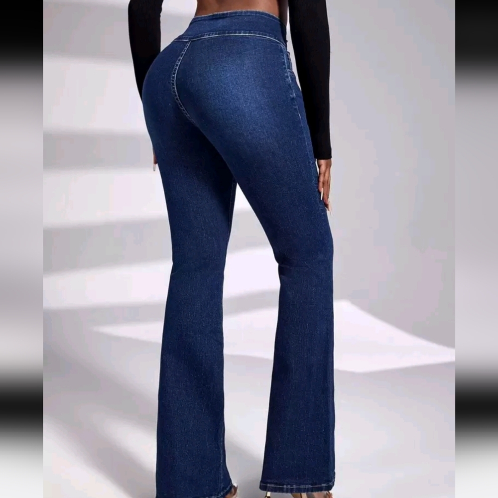 Classic Sexy Blue Flare Jeans - Picture 3 of 7